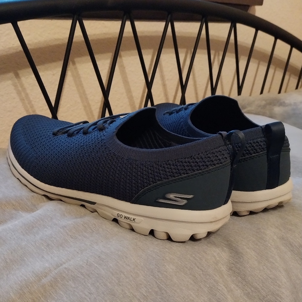 Skechers GOwalk Navy Knit Slip-On Sneakers Size 9 WIDE - Picture 2 of 9